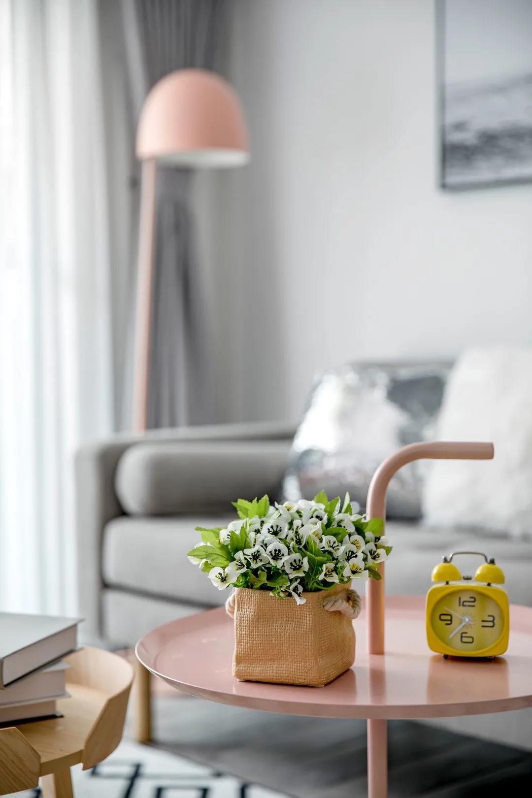 年轻新婚夫妇的北欧风三居室，90平美得像一幅画