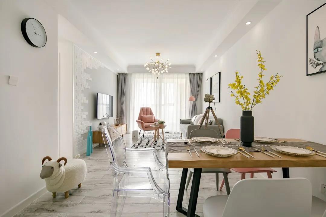 年轻新婚夫妇的北欧风三居室，90平美得像一幅画