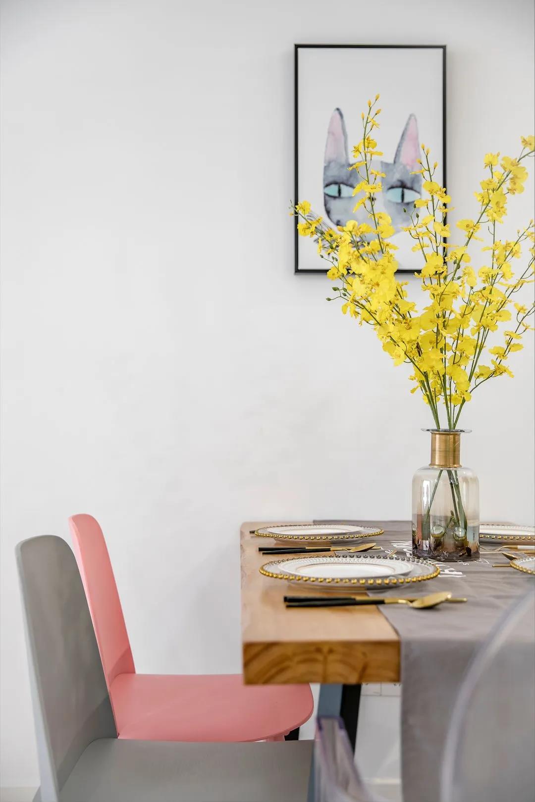 年轻新婚夫妇的北欧风三居室，90平美得像一幅画