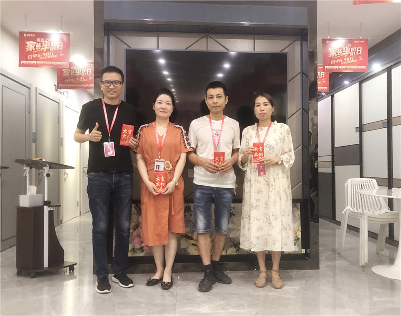 万通逸城陈总竣工满意服务团队奖励！